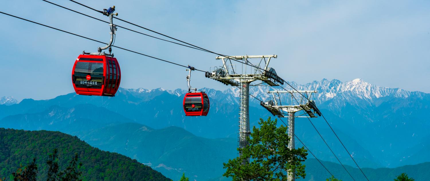 四川石棉縣王崗坪客運索道 長度：3587.7米，高差：1186.5米 運量1150人小時 速度6.0米秒(1).jpg
