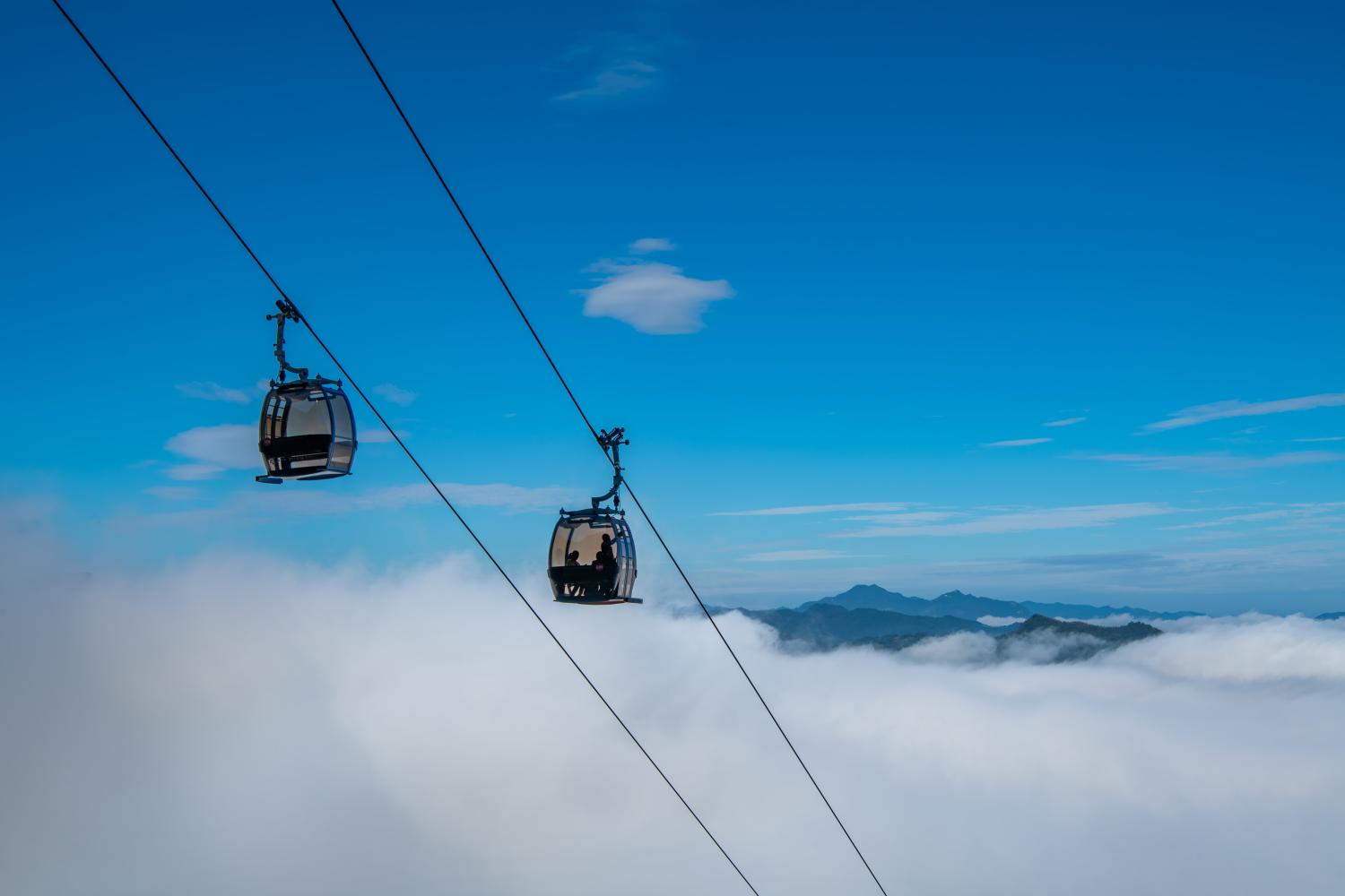 福建石牛山脫掛索道 長度6886米 ,高差1080米，運量1500人小時，速度6.0米秒(1).jpg